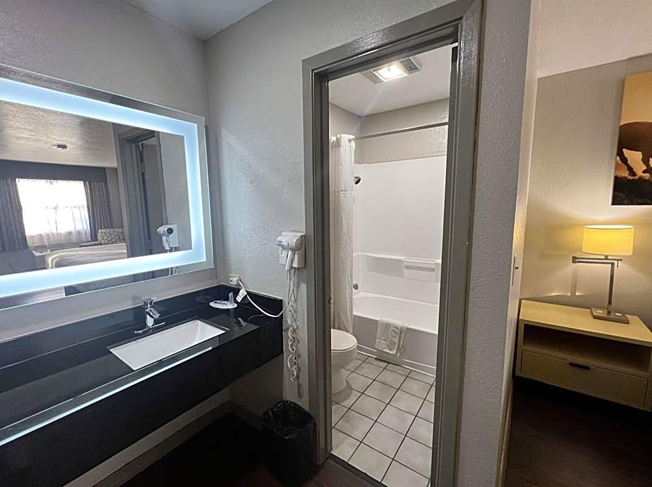Days Inn by Wyndham Canton