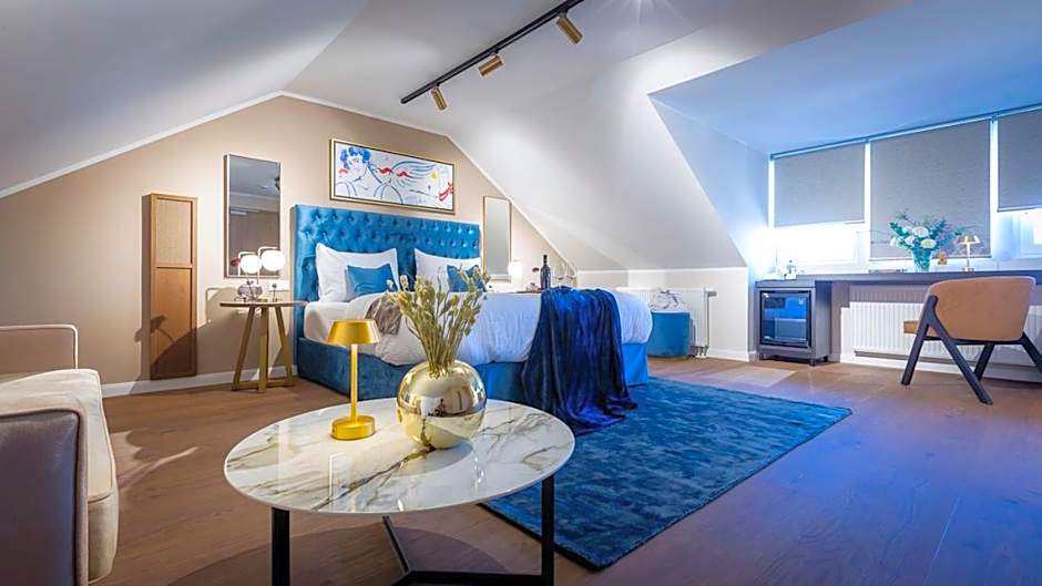 Delphi Hotel & Restaurant