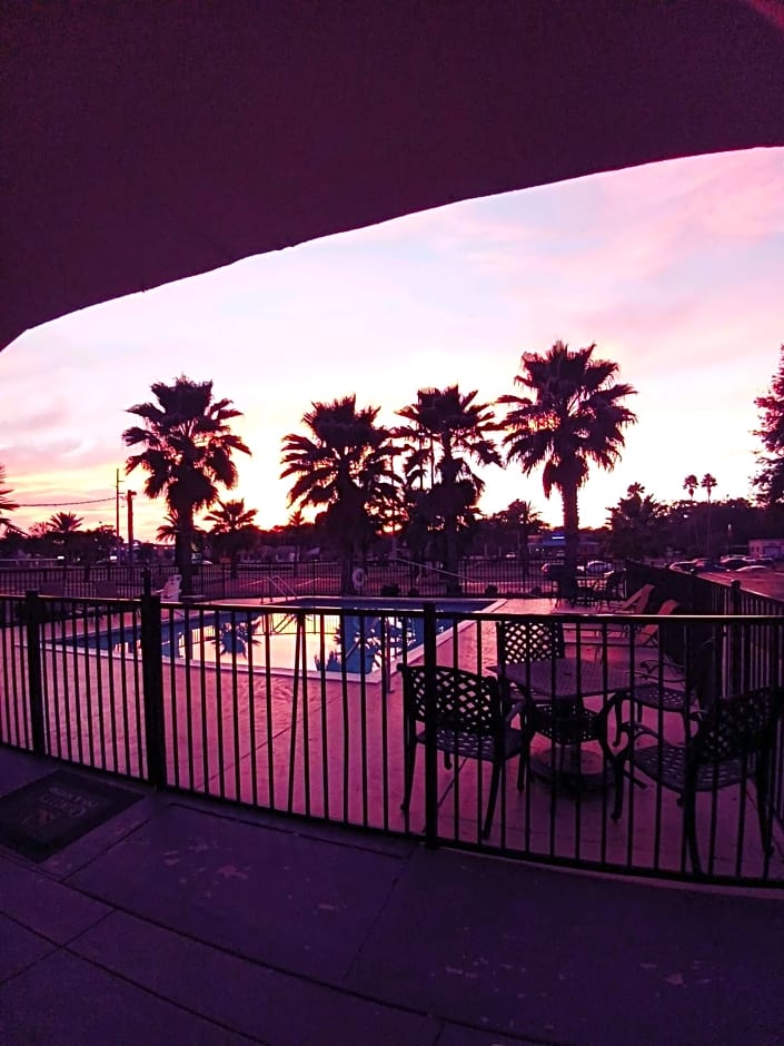 Quality Inn & Suites Leesburg Chain of Lakes