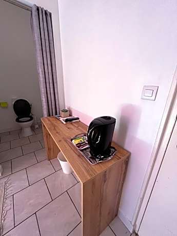 Double Room with Private Bathroom - No Window