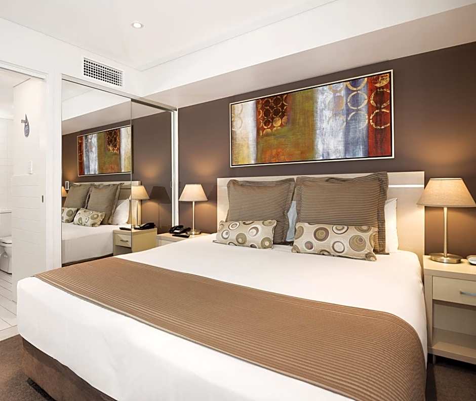 Oaks Adelaide Horizons Suites