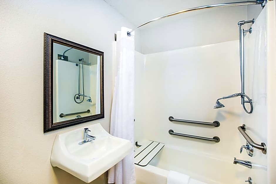 Holiday Inn Express Hotel & Suites Bellevue-Omaha Area By IHG