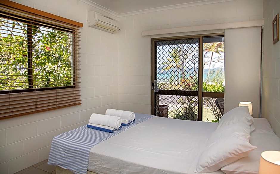 Apollo Jewel Beachfront Apartments