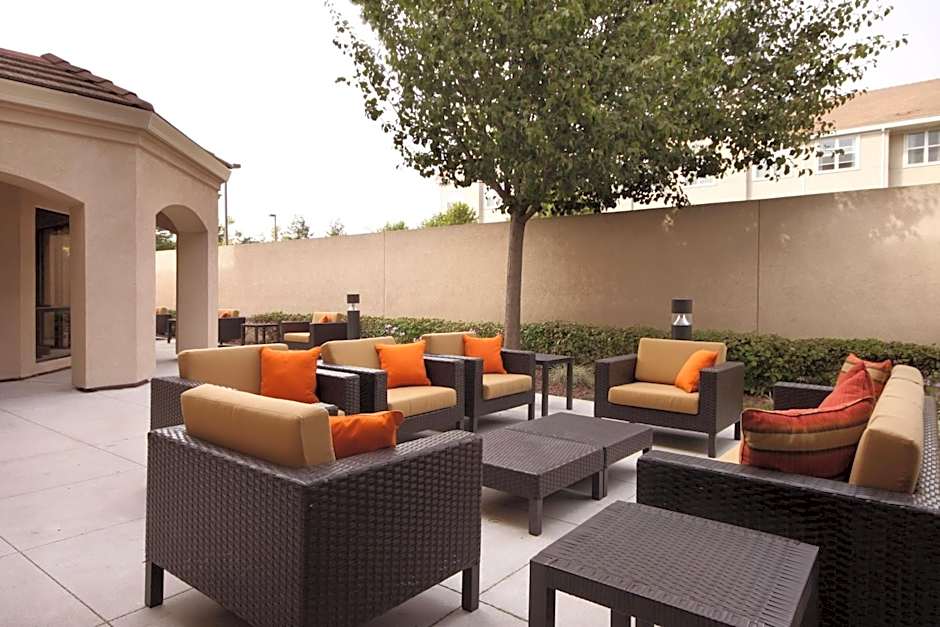 Courtyard by Marriott Salinas Monterey