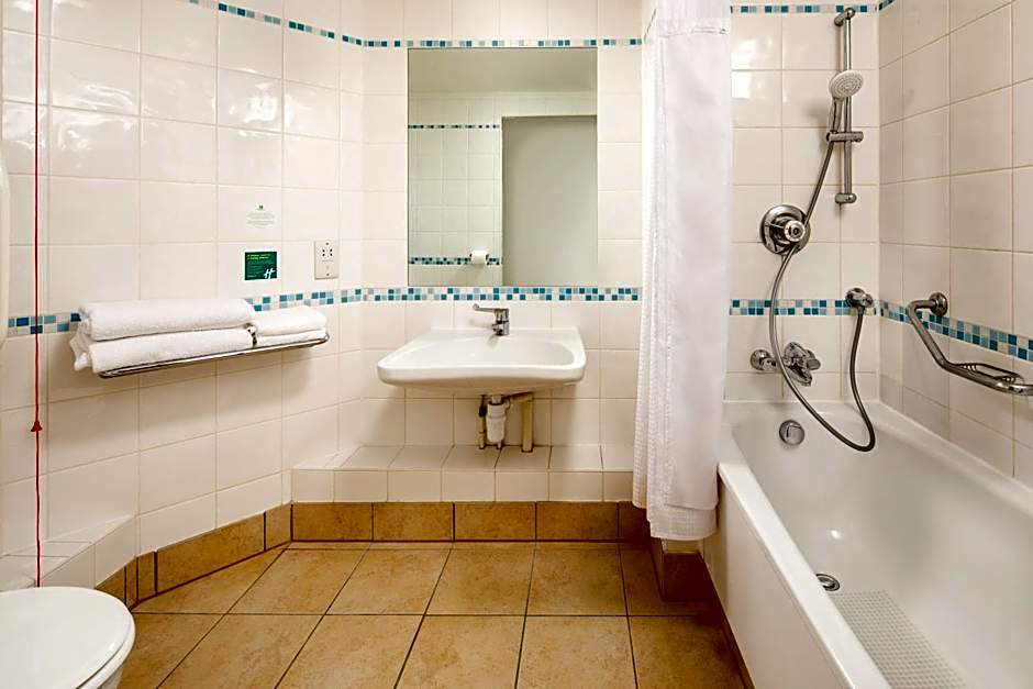 Holiday Inn Milton Keynes Central By IHG