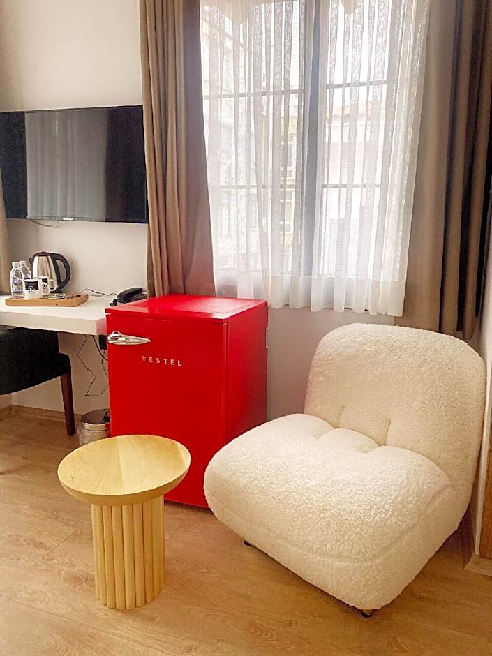 Gran Via Alsancak ( Boutique Hotel )