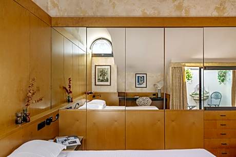 Double Single Room Standard