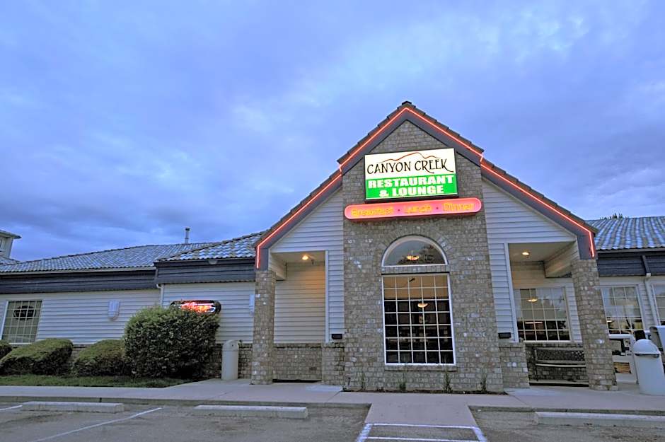 Shilo Inn Nampa Suites