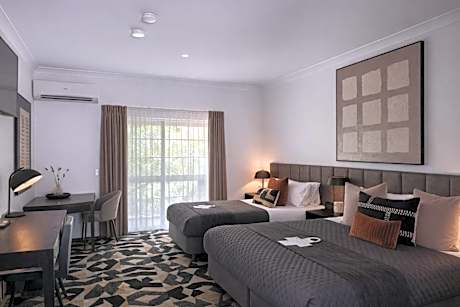 Garden King Room