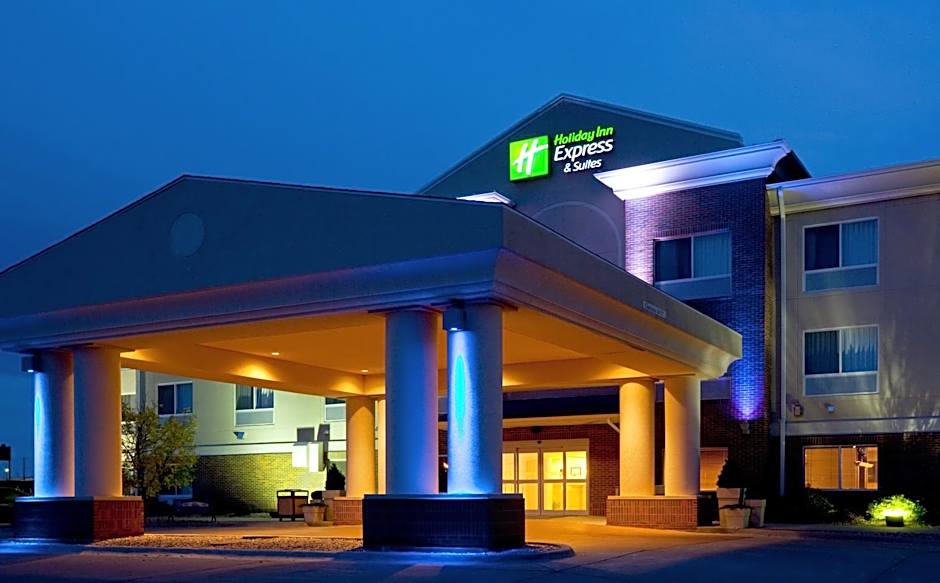 Holiday Inn Express Suites Yankton Hotel By IHG