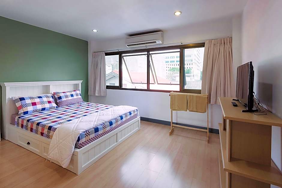 BaanSu Hostel