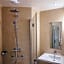 Hotel Sixteen Paris Montrouge
