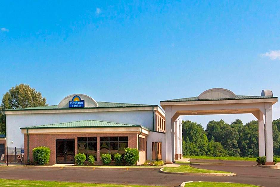 Days Inn & Suites by Wyndham Wynne