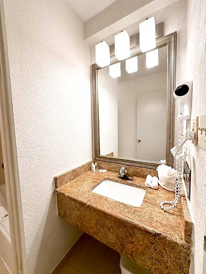 Comfort Inn & Suites Kissimmee By the Parks