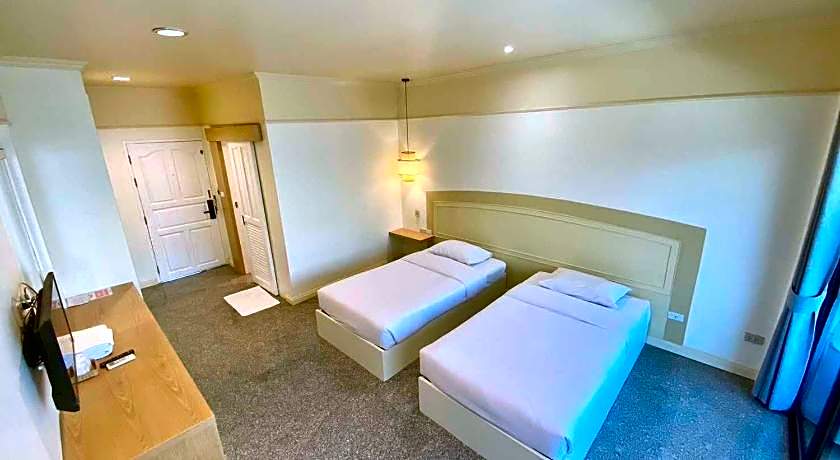 Golden Land Hotel