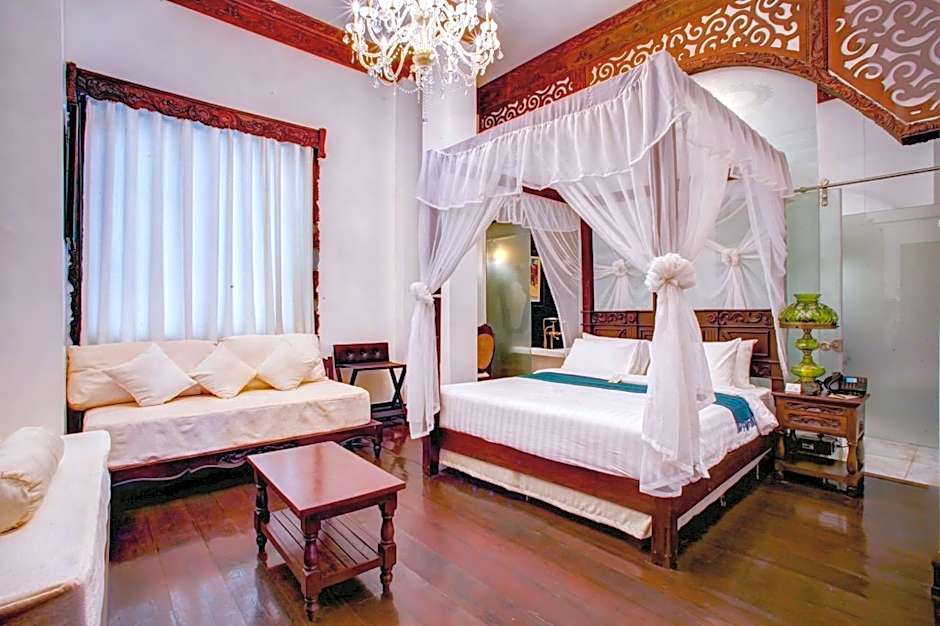 Photo 1 of 9 of Executive Suite