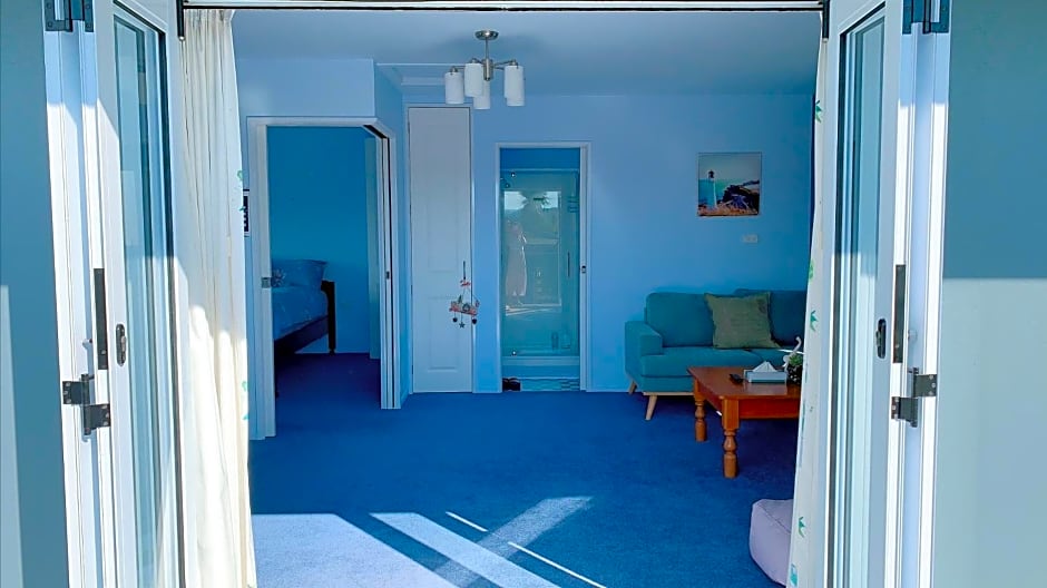 Panoramic View Apartment Without a Kitchen