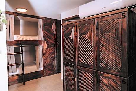 10-Bed Private Room with AC