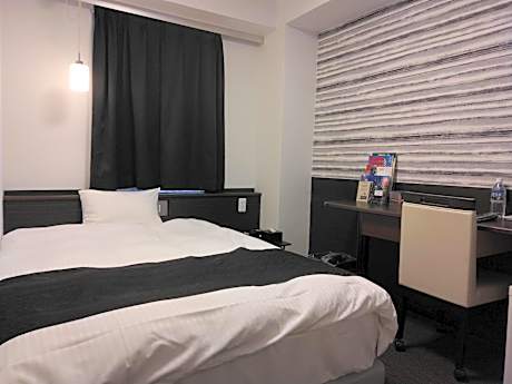 Single Room - Non-Smoking