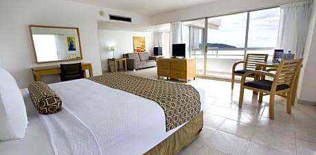 Suite, 1 King Bed, Balcony, Bay View