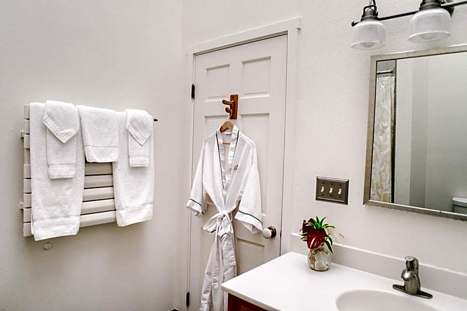 Kilauea Lodge and Restaurant