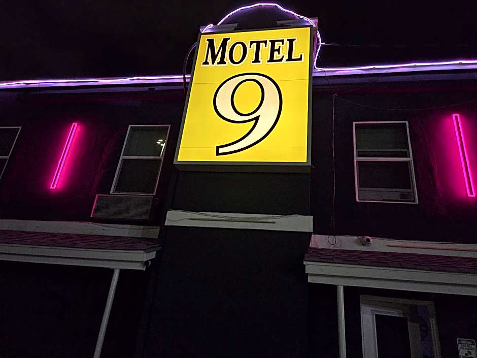 Motel 9