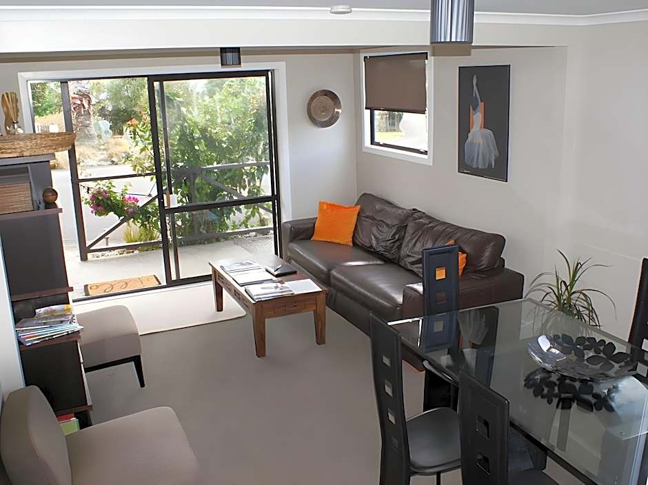 73 Milton Accommodation