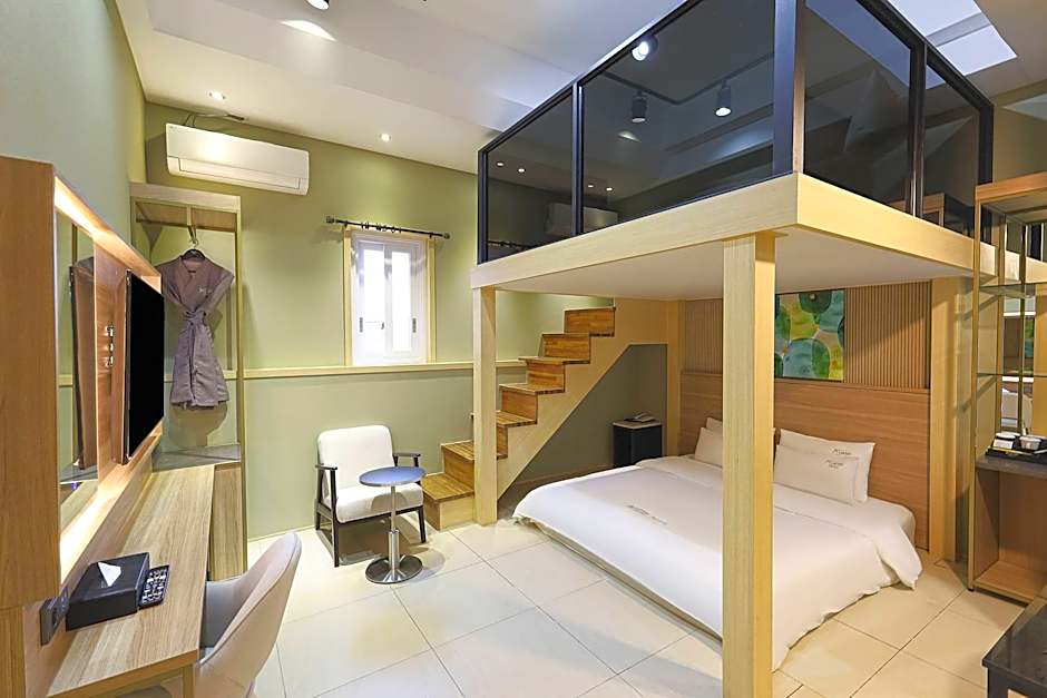 Almond Hotel Busan Station