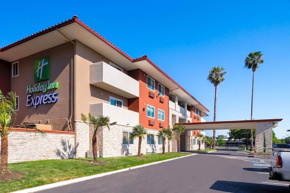 Holiday Inn Express Santa Rosa North By IHG
