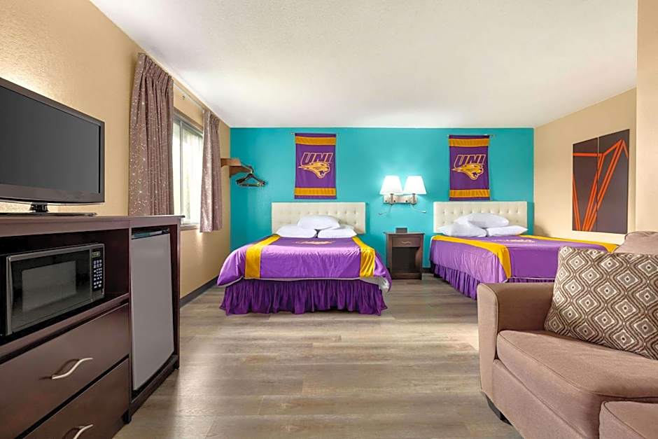 Howard Johnson by Wyndham Waterloo/Cedar Falls