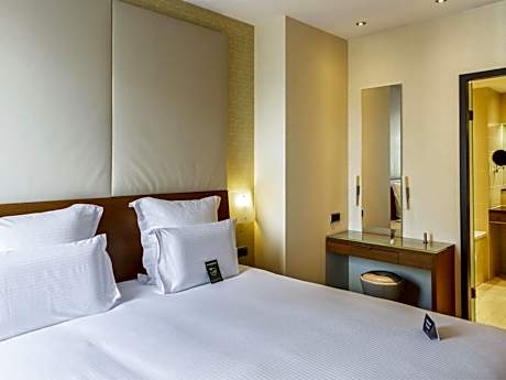 Superior King Suite