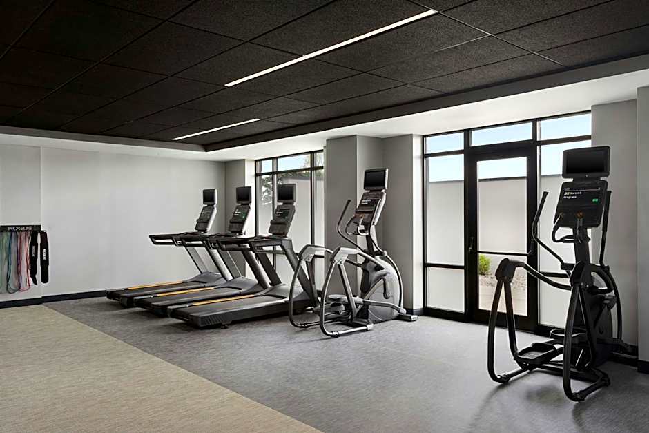 Courtyard by Marriott Louisville Airport