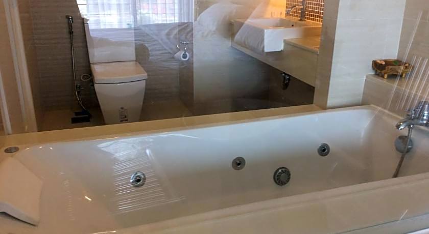 Himawari Guesthouse at Kanyarat