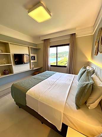 Deluxe Suite with Sea View