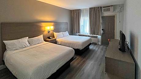 Queen Room with Two Queen Beds - Non-Smoking