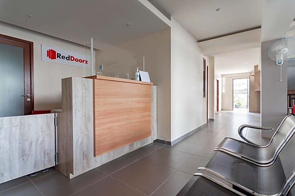 RedDoorz Syariah Plus near Tanjungpura University 2 Pontianak