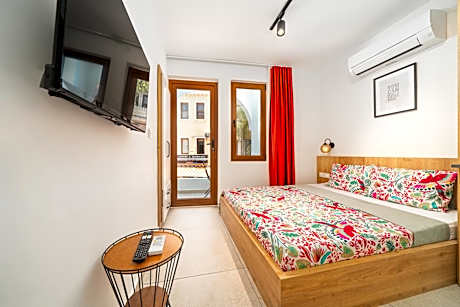 Three-Bedroom Suite - Annex