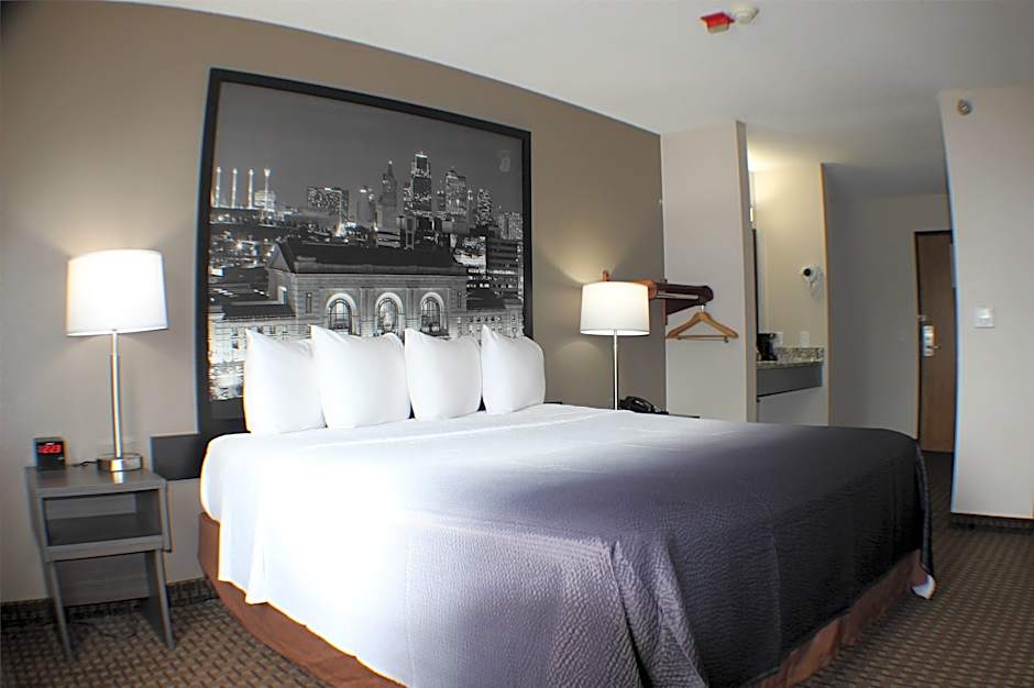 Photo 1 of 5 of 1 King Bed, Accessible