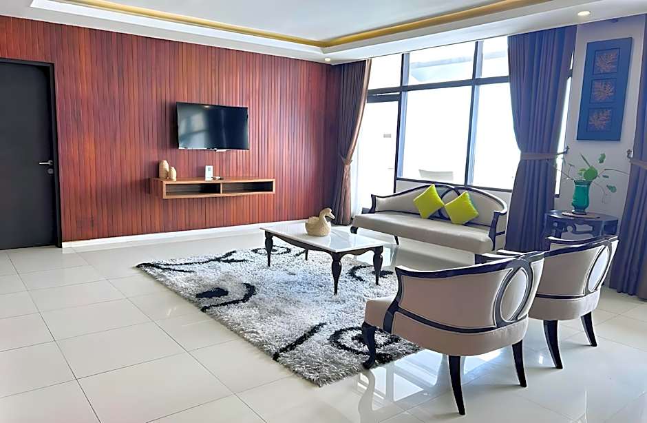 Grand Inna Samudra Beach