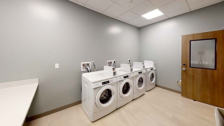 Holiday Inn Express & Suites Chicago Schaumburg By IHG