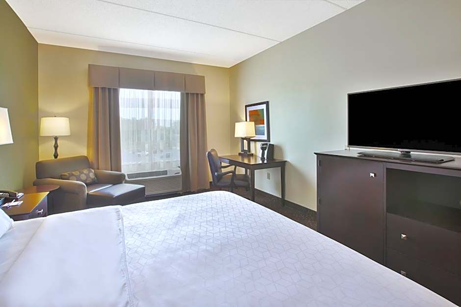 Holiday Inn Express & Suites Geneva Finger Lakes By IHG