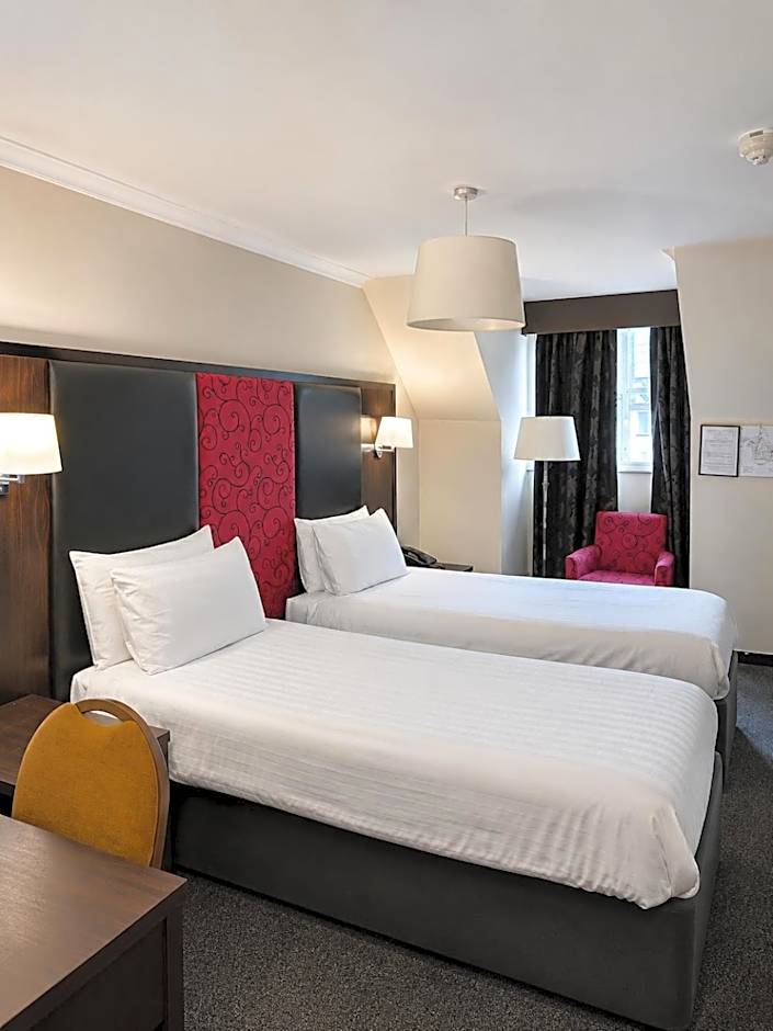 The Popinjay Hotel