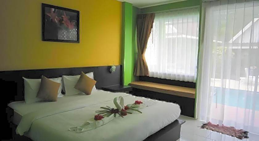 Khaolak C-nior Bungalows