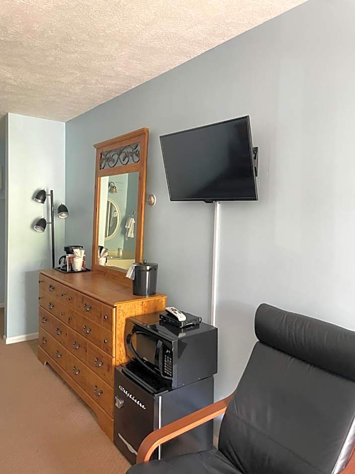 M22 Inn Glen Arbor