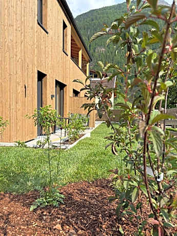 NEW OPENING "Frechdax - Apartments Stubai" Unique Apartments, near BUS STOP & GROCERY STORE, inkl STUBAI SUPERCARD