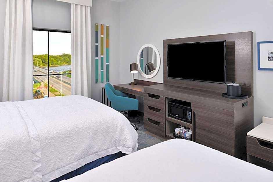 Hampton Inn By Hilton Cedar Falls Downtown, IA