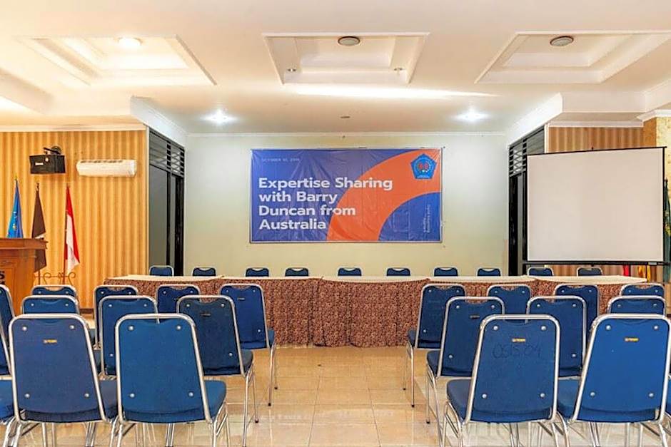 RedDoorz Plus Syariah near Java Supermall Semarang 2