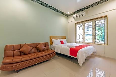 RedDoorz Plus near RSUD Gunung Jati Cirebon