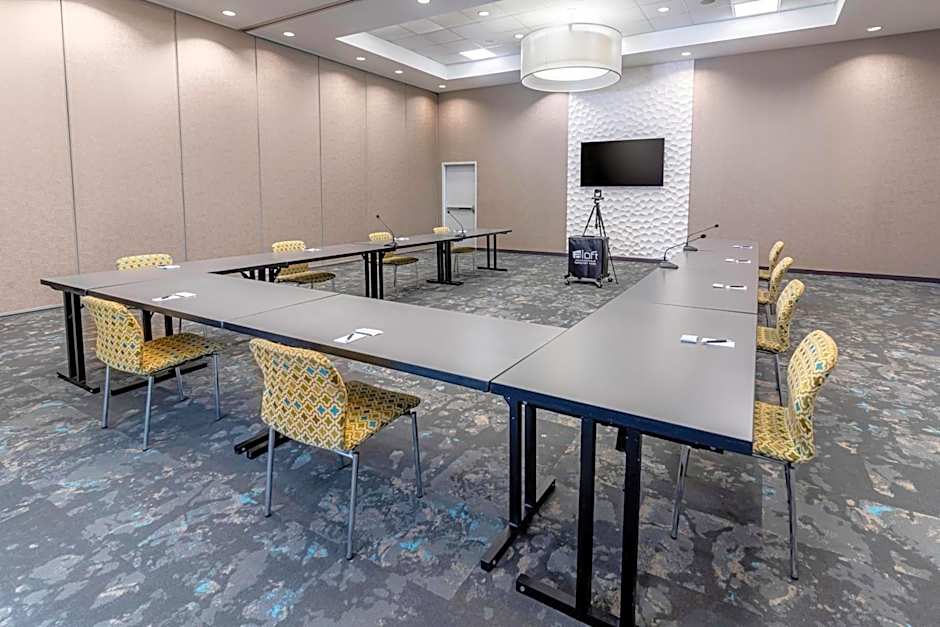 Aloft Jacksonville Tapestry Park