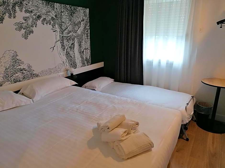 Photo 1 of 4 of Triple Room